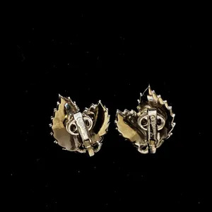 Vintage CROWN TRIFARI Signed Brushed SilverTone Leaf Earrings Clipon 1” thumbnail 5