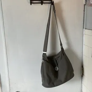 Baggallini Women’s Gray 11”x15” Adjustable Strap Crossbody Bag thumbnail 8