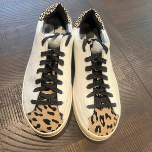 P448 John sneakers white/ leopard print 7.5 women thumbnail 2