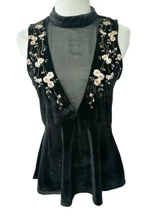 Sugar Lips Rebekah velvet sleeveless embroidered top thumbnail 1