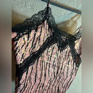 Victoria's Secret Strappy Camisole Lace Trim Tank, lovely print w black lace XL thumbnail 2
