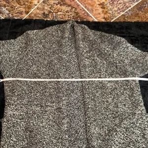 Boutique Women's Black Gray White Open Front Knit Long Cardigan Sweater with Pockets thumbnail 7
