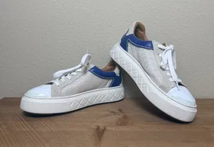 Tory Burch Ladybug Low Top Sneaker Cream & Blue Size 8 thumbnail 1