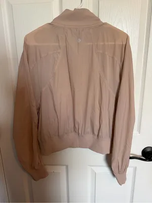 Lululemon Serve It Jacket in a light blush pink size 8 thumbnail 4