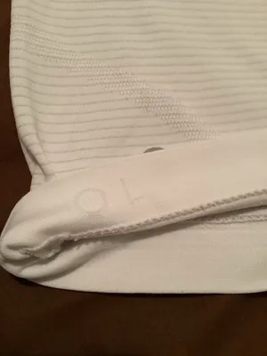 Lululemon Size 10 White Racerback Seamless Tank Top thumbnail 3
