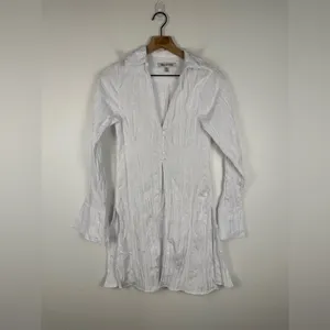 Urban Outfitters White Jordyn Textured Flyaway Shirt‎ Women’s Sz S thumbnail 2
