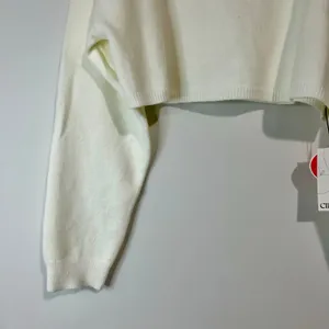 Cider Women’s Cropped Turtleneck Sweater White Size Small NWT Acrylic Nylon thumbnail 3