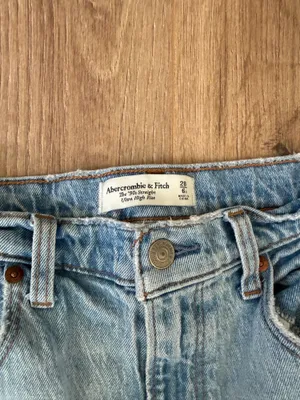 Curve love Mid-Rise 90s Straight Abercrombie Jeans thumbnail 4
