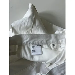 Uniqlo Jeans Women’s 28 White High Rise Denim Shorts thumbnail 5