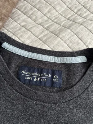 Abercrombie grey cotton one pocket tee shirt XS thumbnail 3