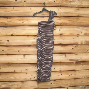 NWT Elliatt Miley Fitted Midi Dress thumbnail 7