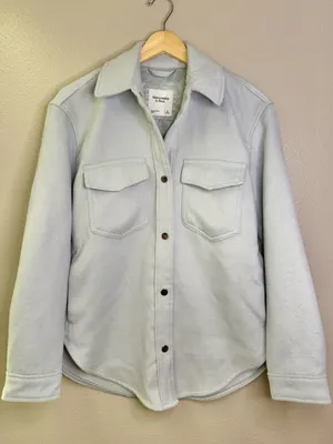 NWT Abercrombie & Fitch Light Blue Super Soft Snap Button Shacket Shirt Jacket thumbnail 8