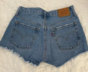 Levi’s high rise Jean shorts thumbnail 2