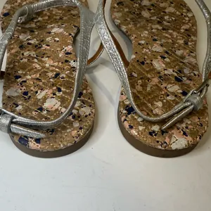 TORY BURCH Marion Confetti Cork T-Strap Silver Metallic Leather Thong Sandal 7.5 thumbnail 9