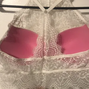 PINK Victoria's Secret Push-Up Pigeonnant Bra White Large thumbnail 7