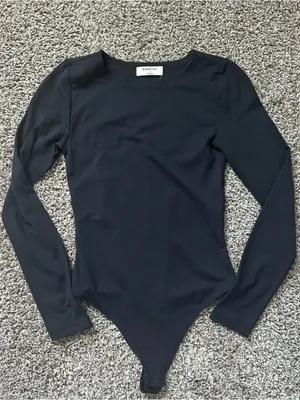 Aritzia Contour Crew Longsleeve
Bodysuit thumbnail 2