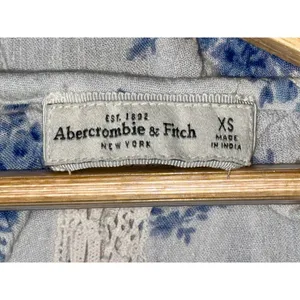 Abercrombie & Fitch Blue White Sheer Floral Crochet V Neck Peasant Blouse Sz XS thumbnail 3