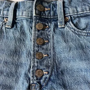 Gap denim button fly high rise cheeky shorts size 0/25 Denim thumbnail 5
