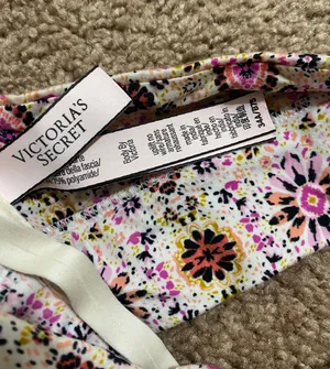 Victoria’s Secret Sports Bra thumbnail 3