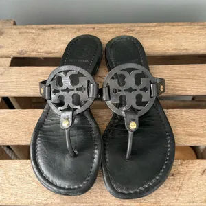 Tory Burch black leather sandal‎ size 8.5 A30 thumbnail 3