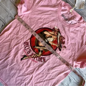 VTG Y2K Hell’s Kitchen Chicago Illinois Pink Womens Large Tshirt NWT NEW Retro thumbnail 10