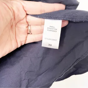 Tuckernuck Easton Poplin Ruffle Sleeve Blouse Navy V-Neck Cotton Top thumbnail 7