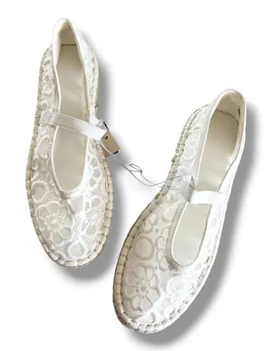 Universal Threads Celia White Floral Lace Mary Jane Espadrille Flats Women's 6.5 thumbnail 1
