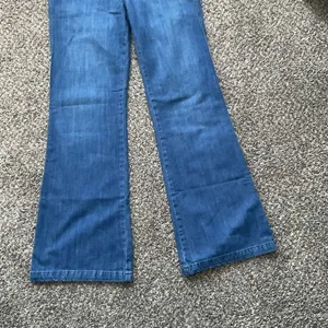 Y2K Gap women's original flare Med Dark Wash Jeans With Braided Design. SZ 6‎ thumbnail 2