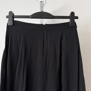 Y2K Love21 XS Black‎ Maxi Skirt Pleated Minimalist Casual Whimsigoth Witchy Boho thumbnail 9