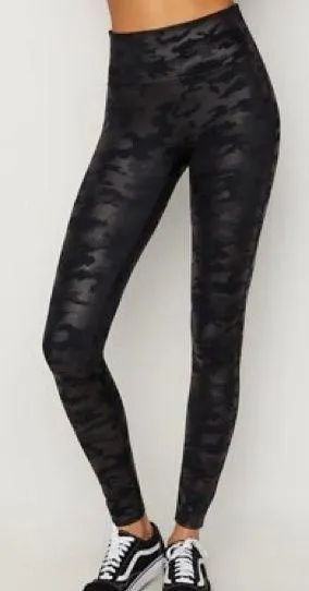 SPANX Faux Leather Glossy Camo Matte Black shaping slimming Leggings Sz L thumbnail 1