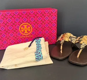 Tory Burch Georgia Leather Tong Sandal Pale Desert Size 7.5B thumbnail 1