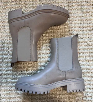 Anna Field Lug Sole Boot Sz 9 Gray thumbnail 1