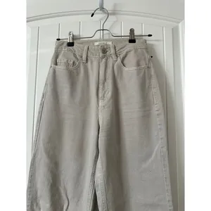PacSun 90's Boyfriend Beige Distressed Jeans Size‎ 24 thumbnail 3