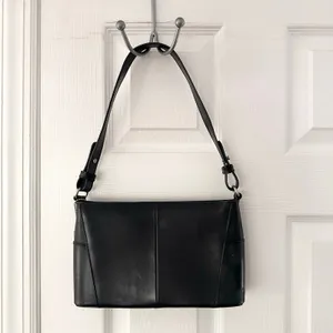 Kenneth Cole Reaction Black Leather Structured Mini Y2K Vintage Shoulder Bag thumbnail 7