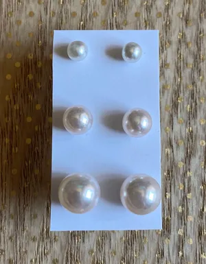 ‼️Faux Pearl Earrings‼️ thumbnail 1