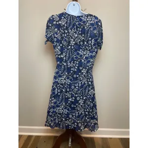 J.Crew Dress Size 6 Chiffon Black White Blue Floral V‑Neck Short Sleeve Flowy thumbnail 4