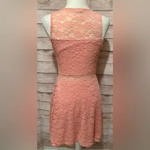 Garage Lace Peekaboo peach Dress size medium thumbnail 4