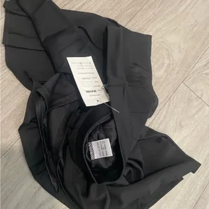 Elegant Black Pleated Skort thumbnail 2