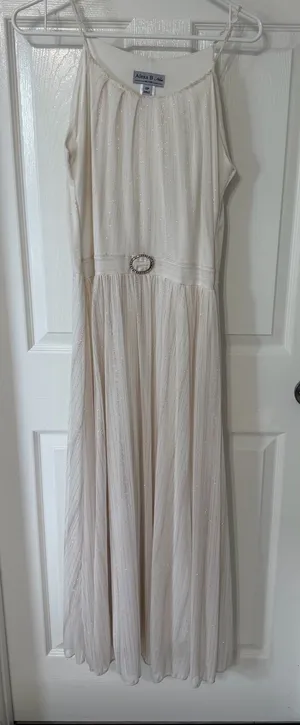 White Dress Size 10 thumbnail 1