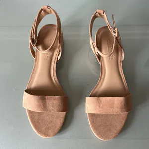 Cushionare Nude Suede Block Heel Sandals – Memory Foam – Size 8.5 – Excellent Condition thumbnail 2