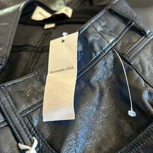 NWT Abercrombie & Fitch The 90s Straight Ultra High Rise Faux Leather Pant thumbnail 10