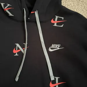Men’s black Nike hoodie  thumbnail 2