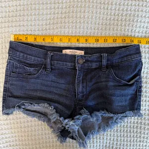 Abercrombie & Fitch Denim Cutoff Micro Booty Shorts 4 27 Y2K 2010 Low Rise Jean thumbnail 6