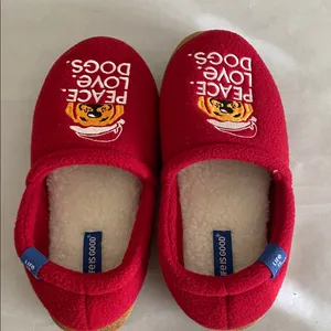 Women’s Life Is Good house slippers red fleece “Peace Love Dogs” new size 7 NEW thumbnail 4