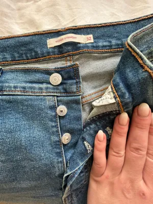 Levi’s Jeans Straight Wedgie Women’s 32 thumbnail 3