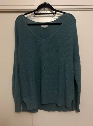 Lucky brand sweater  thumbnail 1