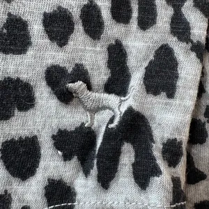 Victoria's Secret Pink Gray Animal Cheetah Pocket Tunic Tank Top Shirt Small thumbnail 4