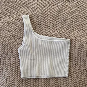 Aritzia Babaton one shoulder rib knit crop tank ivory XS minimalist quiet luxury thumbnail 2