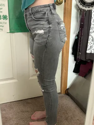 American Eagle ripped jeans thumbnail 4