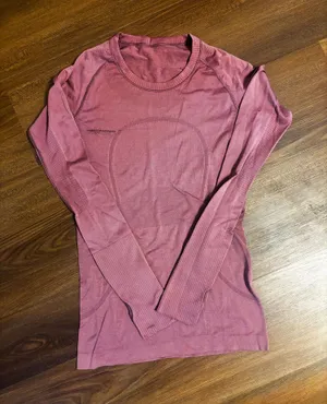 Dusty Rose Lululemon Top thumbnail 1